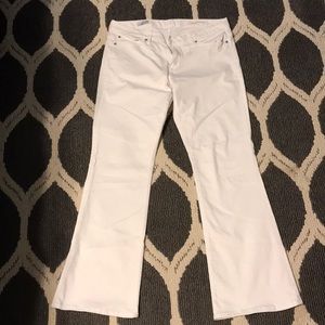 Women’s White Jeans!